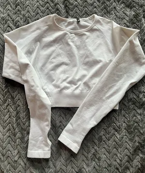 AYBL Long Sleeve crop top thumbnail 1