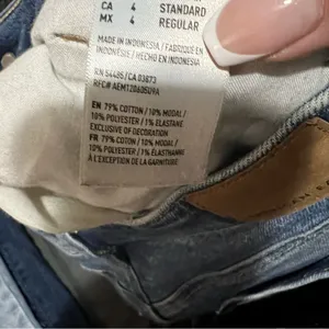 American Eagle Stretch Hi‎ Rise Ripped Distressed Mom Jeans thumbnail 15