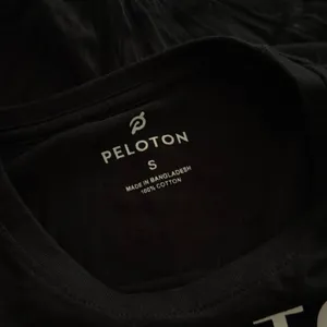 Peloton Black Short Sleeve Tees Athletic Lifestyle EUC thumbnail 3