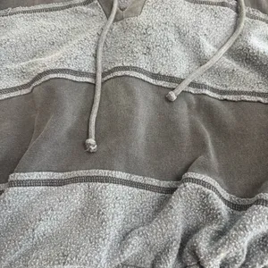 BDG Leanne Cropped Pullover Hoodie Sweatshirt thumbnail 5