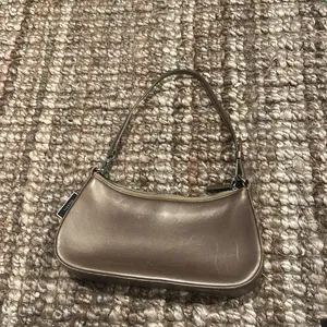 Coach Small Olive Green Nappa Leather Shoulder Bag🫒 thumbnail 6
