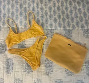 Triangl Velvet Bikini Set thumbnail 1