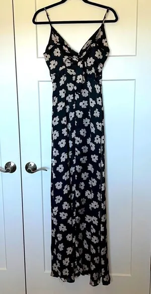VICI NWOT Too Cute Satin Twist Front Maxi thumbnail 4