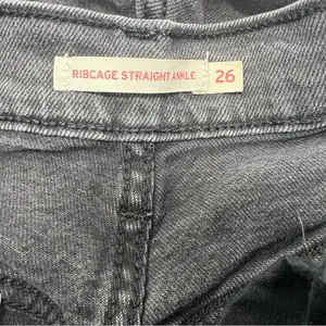 Levi’s Ribcage Straight Ankle Jeans 26 Gray Black Super High Rise Button Fly thumbnail 5