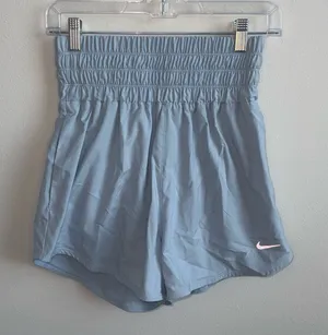 Nike Dri-FIT High-Waisted Shorts 3" Brief Lined thumbnail 1