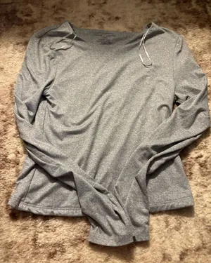 Gray long sleeve Size M thumbnail 1