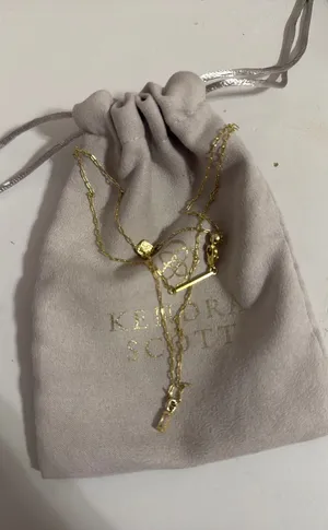 Gold Kendra Scott Necklace Pendant thumbnail 1