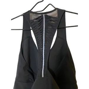Lululemon Vent‎ It Out Singlet Black fits size 2 or 4 rare thumbnail 4