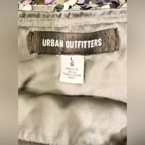 Urban outfitters women’s Silver Sequin Mini Skirt size Large skirt only for sale thumbnail 8