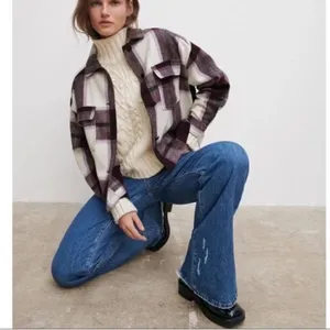 ✨HP✨Zara purple plaid cropped shacket over shirt✨ thumbnail 3