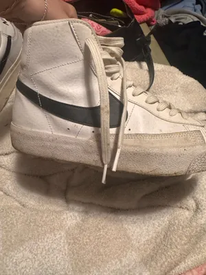 Nike Sneakers thumbnail 3