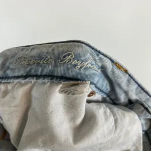 American‎ Eagle Outfitters Womens Jeans Light Wash Distressed Boyfriend Size 8 thumbnail 7