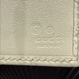 ‼️SALE‼️ Gucci Cream/Off White Mini Guccisima Embossed Leather Wallet thumbnail 12