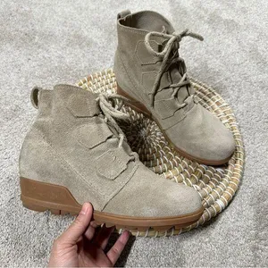 Sorel Women’s Evie Lace-Up Waterproof Suede Ankle Bootie Casual in Beige 7.5 thumbnail 1