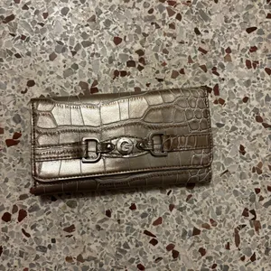 GUESS shoulder bag and wallet a crocodile skin effect thumbnail 8