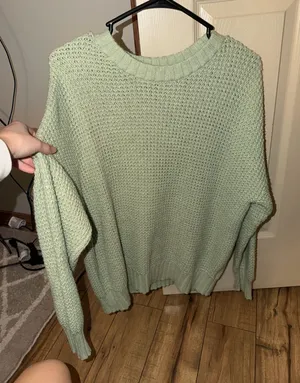 american eagle sweater  thumbnail 1