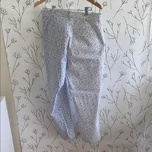 Hollister Women's Straight Leg Jeans - Floral Pattern thumbnail 2
