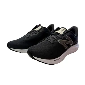 New Balance Fresh Foam Arishi v4 in Grey Beige, Size W10/M8.5 Wide thumbnail 2