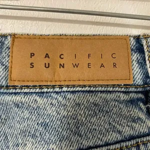 PacSun High Rise Straight Leg Jeans Size 23 Light Wash Raw Hem thumbnail 11
