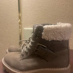 Universal Threads Brown Combat Boots with Rugged Sole thumbnail 2