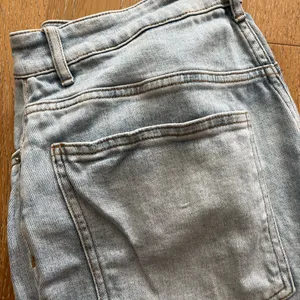 H&M Light Blue Casual Jeans used thumbnail 2