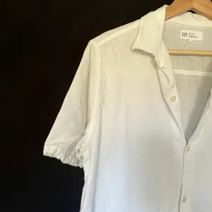 GAP linen cotton standard fit white short‎ sleeved button down shirt women's S thumbnail 2