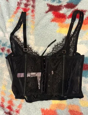 Victoria's Secret Lingerie thumbnail 2
