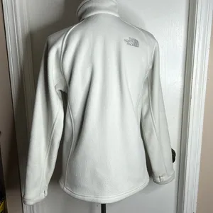 The North Face White Zip-Up Fleece Jacket Size Medium. Cream thumbnail 5