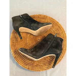 Vince Camuto Womens Dark Olive‎ Green Suede Stiletto Ankle Booties Pointed Toe thumbnail 6
