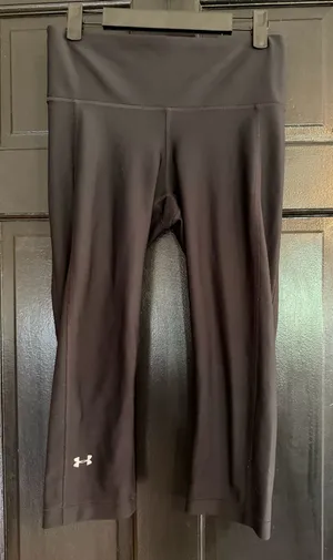 Under Armour Crop Leggings thumbnail 1