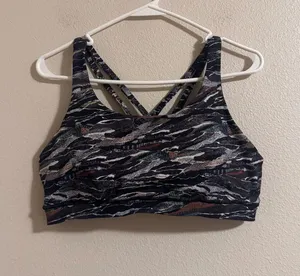 Lululemon energy bra nulux thumbnail 1