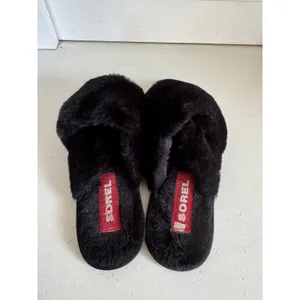 Sorel women's black Sorel Go Mail‎ Run fuzzy slippers size 9 thumbnail 6