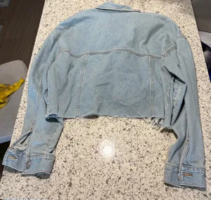 Forever 21 Distressed Cropped Denim Jacket thumbnail 3