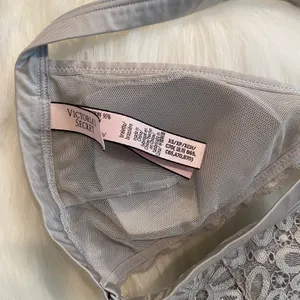 Victoria’s Secret Gray Lace Bralette Size XS thumbnail 6
