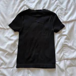 Old Navy Womens Seamless Rib-Knit Short Sleeve T-Shirt Black Crew Neck Small thumbnail 5