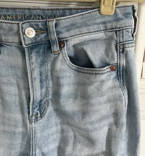 American Eagle Ripped Jeans thumbnail 4
