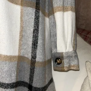 Size M Mid Length Flannel Pocketed Button Down Jacket Tan Size M thumbnail 11