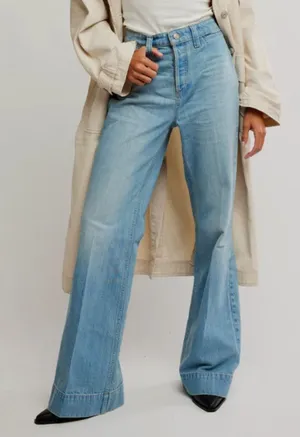 FREE PEOPLE Cerine Relaxed Bootcut Jeans NEW Size 27 thumbnail 1