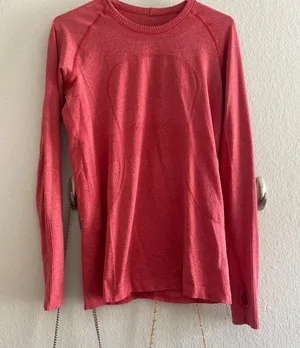 Lululemon Swiftly Tech Long Sleeve thumbnail 1