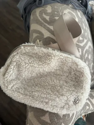 Lululemon belt bag thumbnail 1