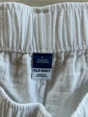 Old Navy White Elastic-Waist Cotton Shorts thumbnail 3