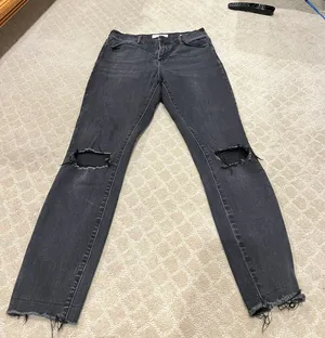 Ripped Jeans thumbnail 1