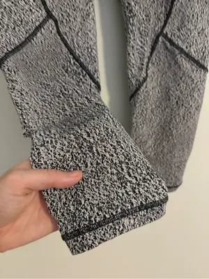 Lululemon Cropped Mesh Detail Leggings size 4 thumbnail 3