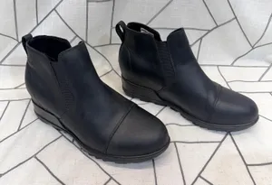 Sorel Evie Chelsea Boots Size 10 Black Leather Wedge Cap Toe NL4925-010 SEE PICS thumbnail 1