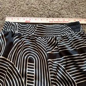 ASOS 4th & Reckless Black & White Satin Wide Leg Pants Size Small thumbnail 4