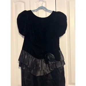 Vintage 1980s Black Velvet Evening Gown Puff Sleeve Ruffle‎ Skirt Formal Dress thumbnail 3