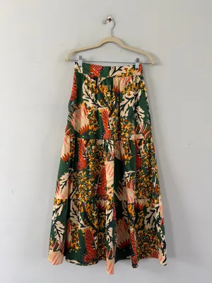 NWT‎ Pearl Pagoda Monarch Butterfly Green Tiered Cottagecore Maxi Skirt thumbnail 2