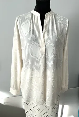 Elegant LOFT blouse🌷🌷 thumbnail 1