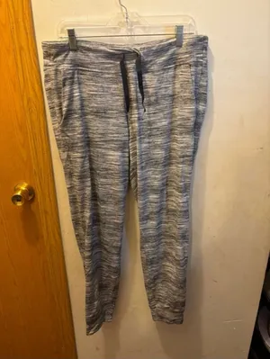 (12) Lululemon joggers thumbnail 1