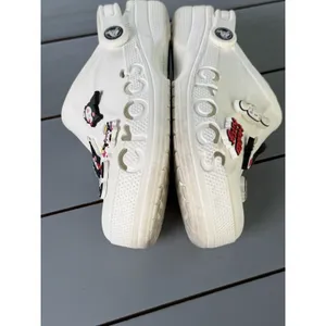 ⁠Crocs Classic Clogs White Women 6 Men 4 Sanrio Hello Kitty Charms⁠ Unisex thumbnail 9